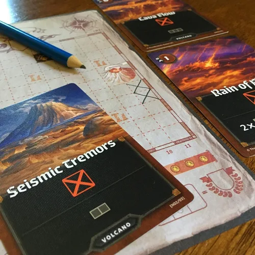 Vista 4 de Cartógrafos: Map Pack 1, Nebblis Expansión para el galardonado juego de dibujo de mapas Juego de mesa de estrategia Flip and Write Fantasy