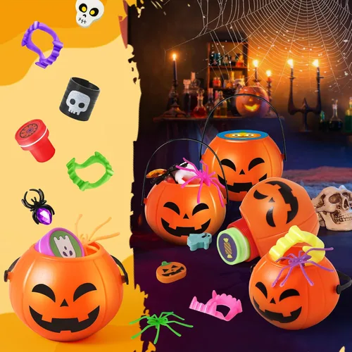 Vista 4 de Paquete de 24 calabazas de Halloween con juguete para niños