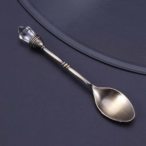 Vista 6 de Kichvoe Cuchara de café retro estilo corte europeo de 4.13 pulgadas, mini cuchara agitadora con cabeza de diamante incrustada para postre de café