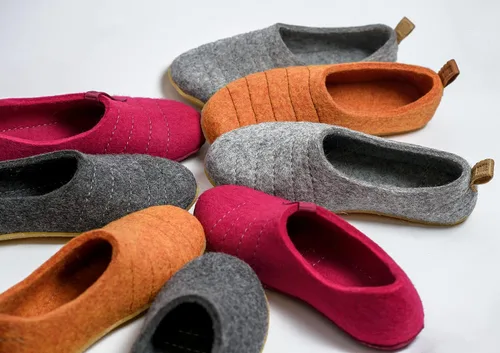 Vista 6 de Handcrafted Felted Wool Clogs for Women Boiled Wool House Slippers