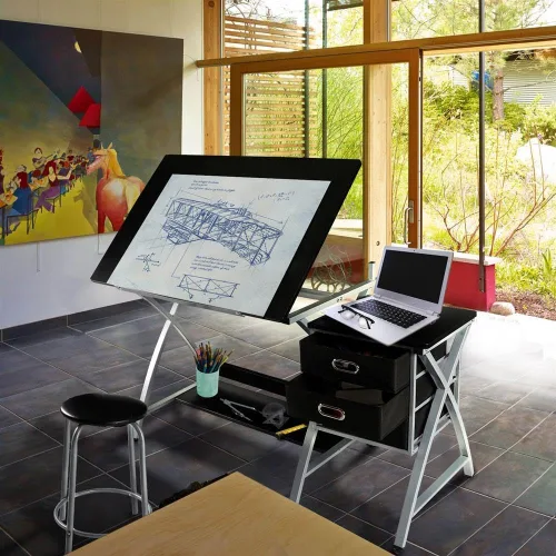 Vista 4 de Yaheetech Escritorio de dibujo, mesa de dibujo para artistas/adultos, escritorio de arte con taburete y 3 cajones deslizantes, estación de trabajo