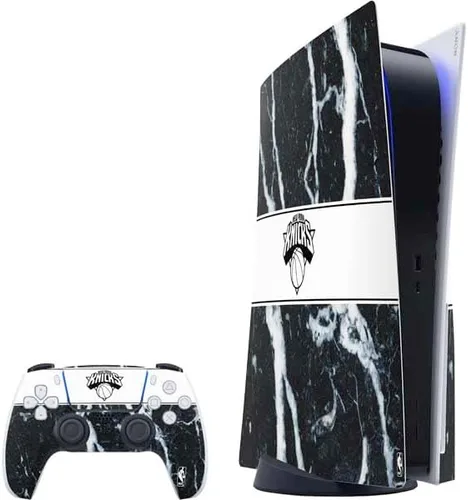 Vista 7 de Skinit Decal Gaming Skin Compatible with PS5 Bundle - Officially Licensed NBA New York Knicks Black Secondary Logo Design Negro - DSTKNI03