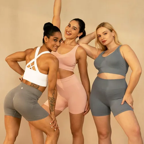 Vista 2 de Evercute - Brasier deportivo para mujer, con relleno, tirantes cruzados y sin costuras, brasier de soporte medio para alto impacto, ideal para yoga
