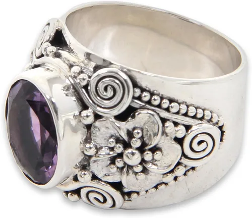 Vista 2 de NOVICA Anillo floral de plata de ley 925 amatista 'lila Frangipani', Plata Esterlina, Amatista Sin piedras preciosas