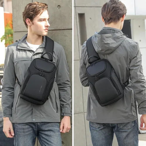 Vista 6 de FENRUIEN Bolsa bandolera negra, bolsa cruzada grande para tableta de 11 pulgadas con USB, mochila bandolera de hombro para hombre, mochila casual