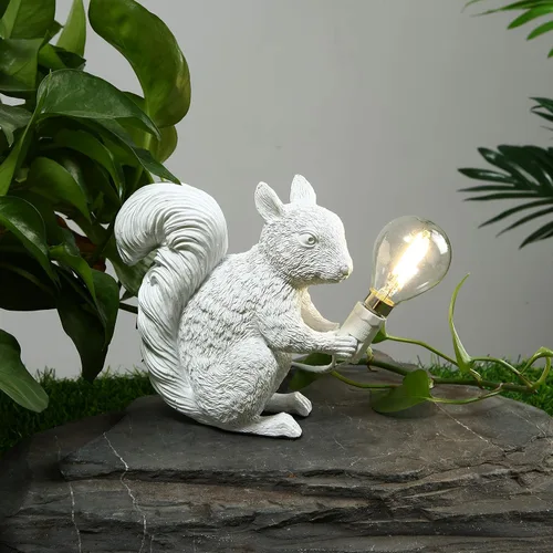 Vista 2 de MAYOLA Lámpara de mesa moderna de resina con ardilla, lámpara de escritorio, lámpara de iluminación LED de resina de ardilla para sala de estar