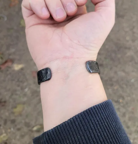 Vista 6 de Brazalete de hierro grabado, pulsera vikinga forjada a mano, hierro 6 y 11 aniversario, regalo para ella, regalo para él, joyería de estilo vikingo