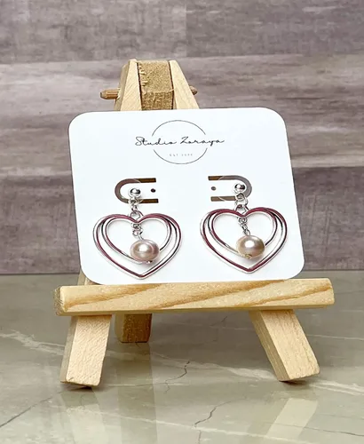 Vista 2 de Pearl Hearts Dangle Earrings