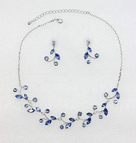 Vista 2 de Faship Precioso conjunto de pendientes y collar floral de cristal