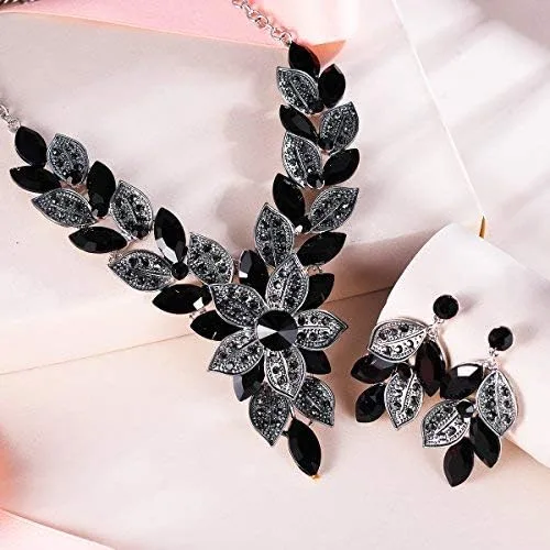 Vista 4 de EVER FAITH Conjunto de pendientes de collar de gota de flores y hojas de cristal elegante para mujer