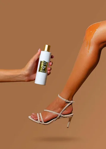 Vista 3 de SKIN&CO Roma Aceite corporal de terapia de trufa, 7.7 onzas líquidas