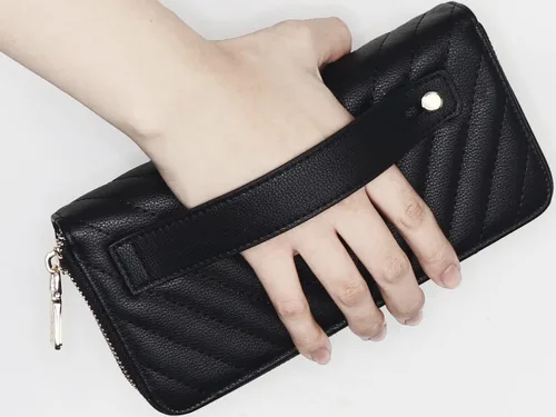 Vista 7 de Cartera de piel vegana con doble cremallera y correa de sujeción de mano