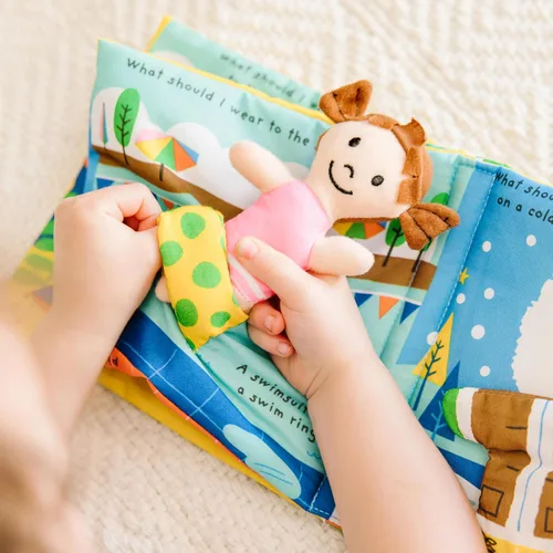 Vista 5 de Libro suave de actividades para bebé Melissa & Doug, What Should I Wear?