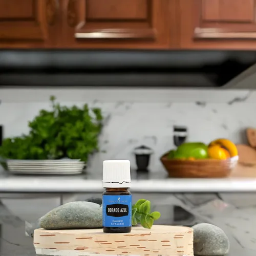 Vista 2 de Dorado Azul de 0.2 fl oz por Young Living - 100% puro y de grado premium - Aceite esencial calmante para la piel - Aromaterapia con infusión
