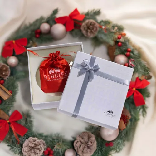 Vista 6 de Adorno Navideño Colgante Personalizado para Parejas Mr & Mrs Claus (Santa Genial y la Señorita Claus)