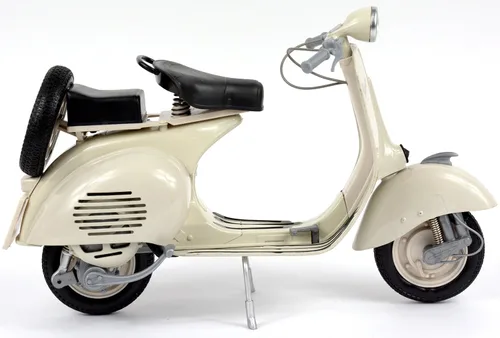 Vista 3 de New Ray Toys - Vespa 150VLIT/ Escala - 1:6 (49273)