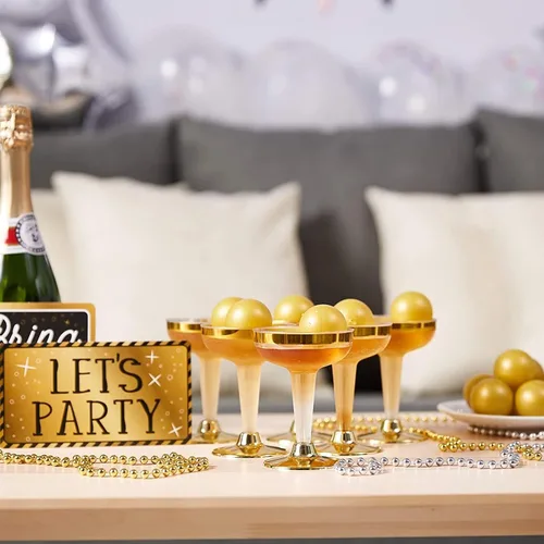 Vista 2 de Pelotas de ping pong de plástico doradas – Cerveza Pong y accesorio de tenis de mesa para jugar al pingpong – Manualidades y decoración de fiestas