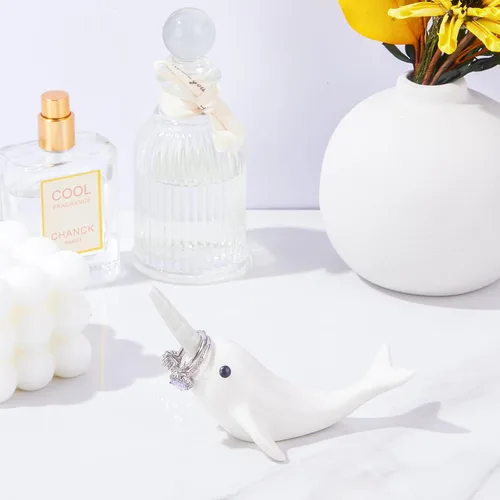 Vista 6 de Soporte para anillos de delfín blanco, bonita decoración, organizador de anillos pequeños, regalo único de delfín para mujeres, novia, novio