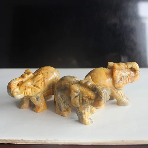 Vista 3 de Figura de elefante de cristal tallada a mano de 2 pulgadas con piedras preciosas mixtas talladas a mano (ágata de encaje loco)