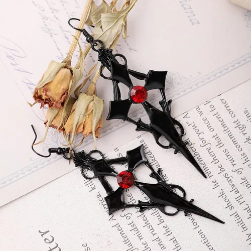 Vista 4 de Sacina Aretes de cruz gótica, aretes de cruz negra para mujer, aretes góticos, aretes góticos, aretes de Halloween, joyería de disfraces, regalo