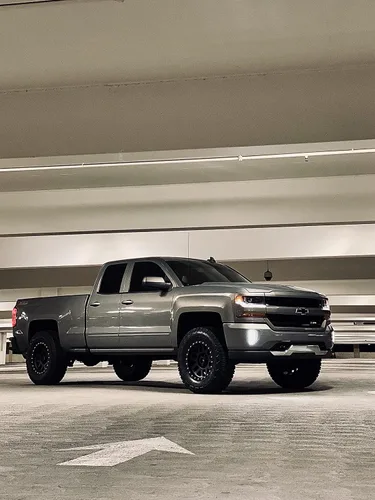 Vista 5 de Kit de nivelación para Chevy 2007–2017 Sierra GMC, nivelación de 3 in frontal y 2 in trasera de MotoFab CH-3F-2R.