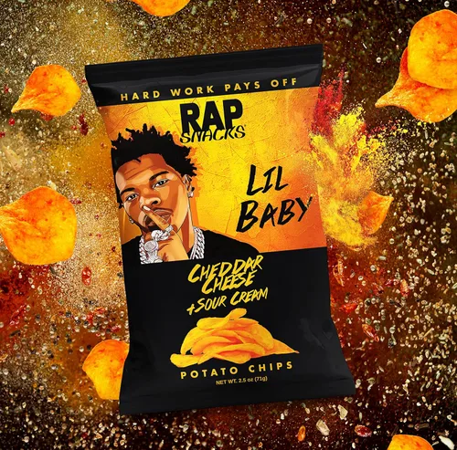 Vista 6 de Rap Snacks Lil Baby - Queso cheddar + papas fritas de crema agria, bolsas de 2.5 onzas, paquete de 6