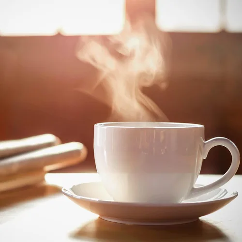 Vista 8 de Hervidor de té de acero inoxidable premium para estufa - Tetera clásica de 2 cuartos para estufa, hervidor de silbato fuerte con mango ergonómico