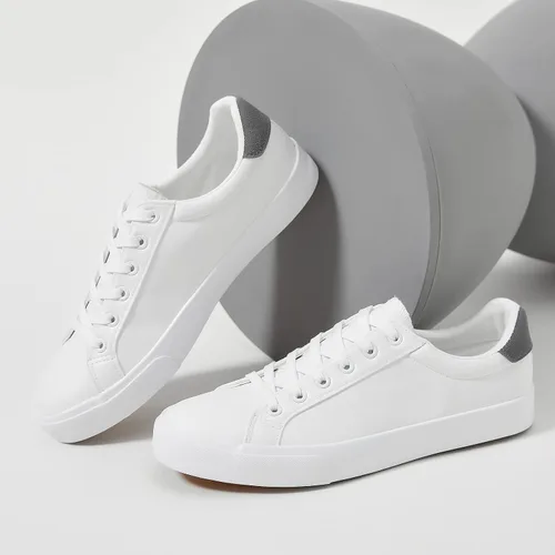 Vista 5 de FRACORA Zapatos de tenis blancos para hombre, zapatillas de deporte de moda bajas de cuero de la PU zapato casual para hombres