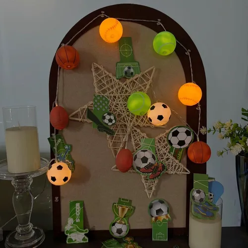 Vista 8 de 10 bolas deportivas de 5.4 ft de largo, funciona con pilas, con forma de fútbol, luces LED de noche para Halloween, Navidad, Acción de Gracias