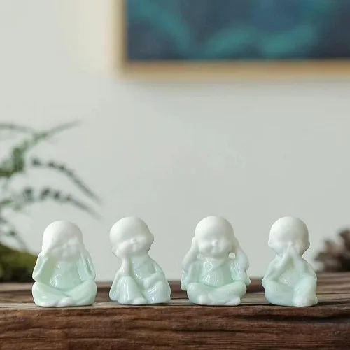 Vista 7 de 4 figuras de cerámica de cuatro monjes sabios, lindas mascotas de té de porcelana blanca (oído/ver/hablar/no hacer el mal) - Mini adorno zen