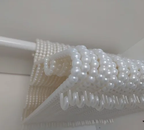 Vista 3 de Perchas de perlas de plástico resistentes de 10 piezas. Colgador de novia para vestido de novia. Perchas de dama de honor. Percha para camisa