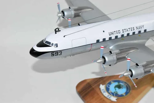 Vista 5 de VR-52 Taskmasters C-118B/RD6-1 (1980) Modelo, Escala 1/78, Caoba, DC-6, Douglas