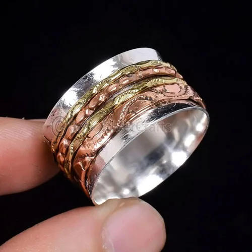 Vista 2 de Sterling Silver Spinner Band, Handmade Hammered Boho Ring for Women, Chunky Fidget Jewelry, Ideal Promise Gift