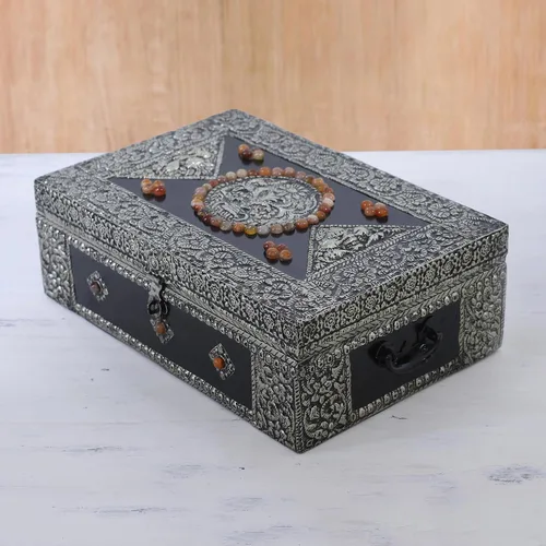 Vista 2 de NOVICA Joyero de latón Repousse hecho a mano, metálico 'carisma