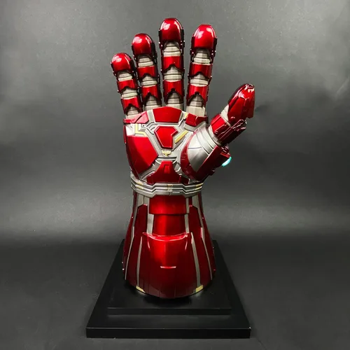 Vista 4 de Guante de fantasía rojo con luz LED Infinity Stones Puño articulado hecho de metal, pesado. Diseñado para cosplay, disfraces y exhibiciones