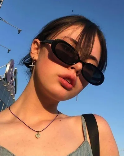 Vista 4 de 68 Retro Sunglasses Trendy Rectangle Y2K Sunglasses 90s Glasses for Women UV400 Protection