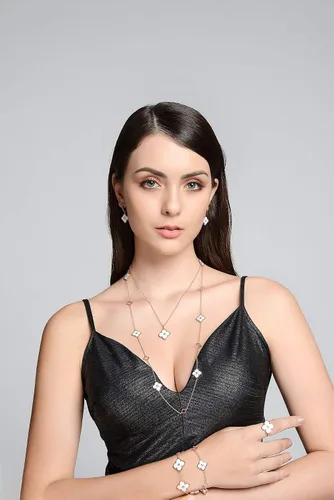 Vista 3 de Lavari Jewelers Anillo de flor de ónix negro o nácar y circonita cúbica para mujer, en plata de ley 925 con chapado en oro, aniversario, tallas 6 a 8