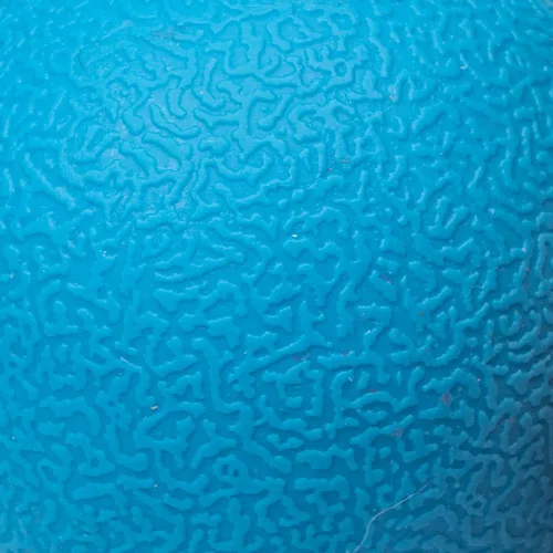 Vista 5 de Amazon Basics Juguetes para Perros, Pelotas de Goma Interactivas para Buscar, (Paquete de 2), 3 Pulgadas, Azul, Naranja