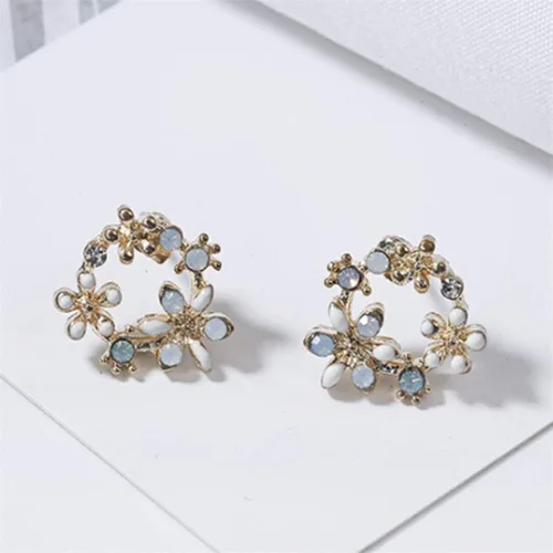 Vista 3 de HAOWANG Pendientes elegantes de diamantes de imitación para mujer, diseño de círculo, para decoración de regalos