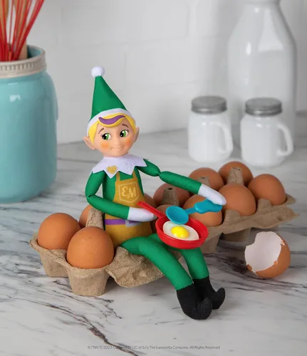 Vista 7 de The Elf on the Shelf Accesorios polares: ayuda a los elfos a crear nuevas escenas o compartir juegos de simulación - Incluye más de 20 accesorios