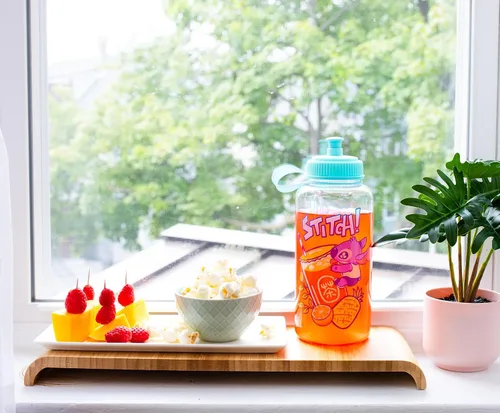 Vista 7 de Disney Lilo & Stitch Bubble Tea Botella de agua de plástico con tapa deportiva resistente a fugas Capacidad para 34 onzas