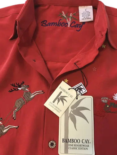 Vista 4 de Bamboo Cay Camisa de Navidad con botones bordados de Papá Noel para hombre
