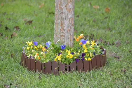 Vista 6 de EasyFlex Borde de Paisaje sin Excavación con Espigas de Anclaje, 11.4 cm de Alto, Valla Decorativa de Aspecto de Madera Adirondack, Kit de 4.57 m