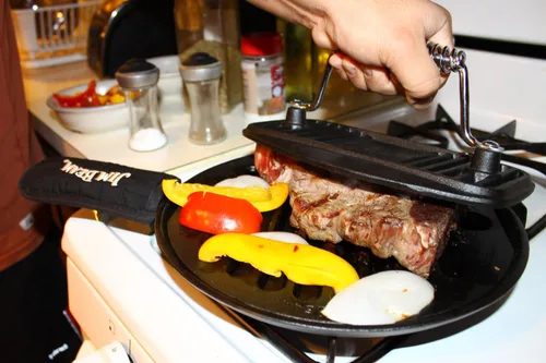 Vista 6 de Jim Beam Prensa de hierro JB0177 para carne a la parrilla Accesorios para parrilla, negro