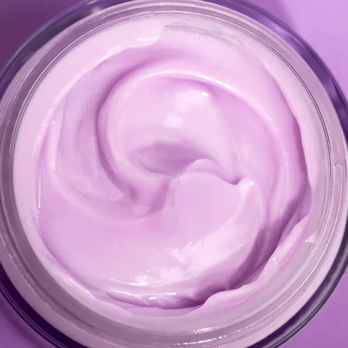 Vista 4 de Truly Glazed Donut After Shave Glow Cream Ultra hidratante para una piel suave y regordeta después del afeitado para uso diario