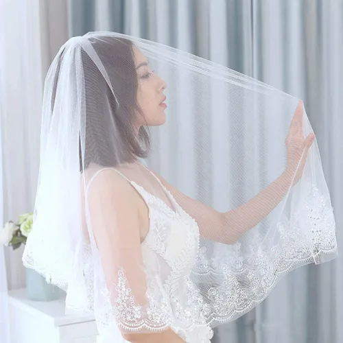 Vista 5 de Brinote Velos de boda con lentejuelas y borde de encaje para novias velo corto de 2 niveles longitud a la cadera velos de novia con peine brillante