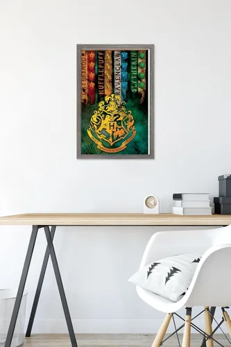 Vista 6 de Trends International The Wizarding World: Harry Potter - Póster de pared con crestas de la casa, 14.725 x 22.375 pulgadas, versión enmarcada