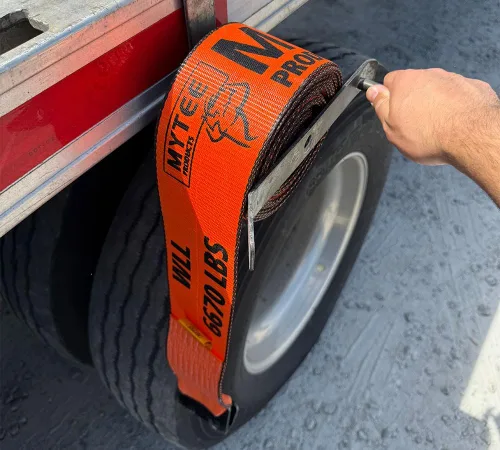 Vista 6 de Correas de cabrestante Mytee Products de 4" x 30' - Correa de amarre resistente a la abrasión naranja para carga con gancho plano WLL# 6670 lbs