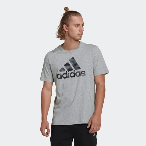 Vista 2 de adidas Camiseta con estampado de camuflaje Essentials para hombre