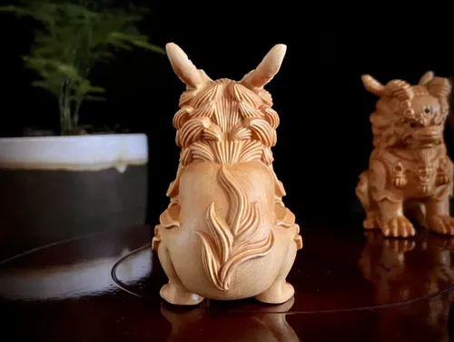 Vista 5 de Adornos de estatua de Kylin de madera maciza, estatua de perro Foo, escultura de Feng Shui, decoración de oficina en casa, figura de Pixiu de animal